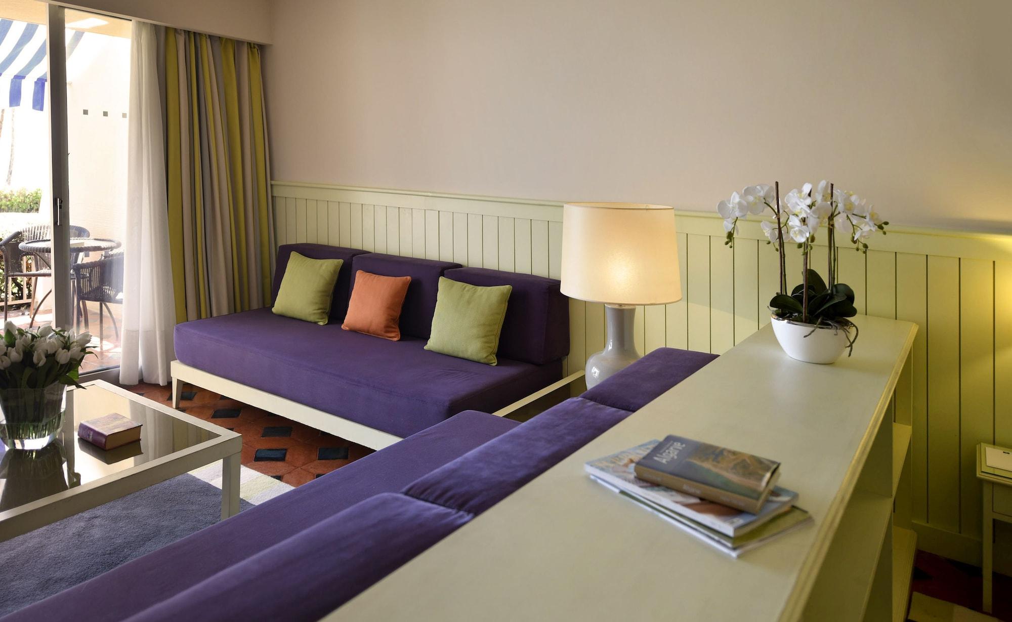 Algarve Casino Hotel Портіман Екстер'єр фото A room at the hotel