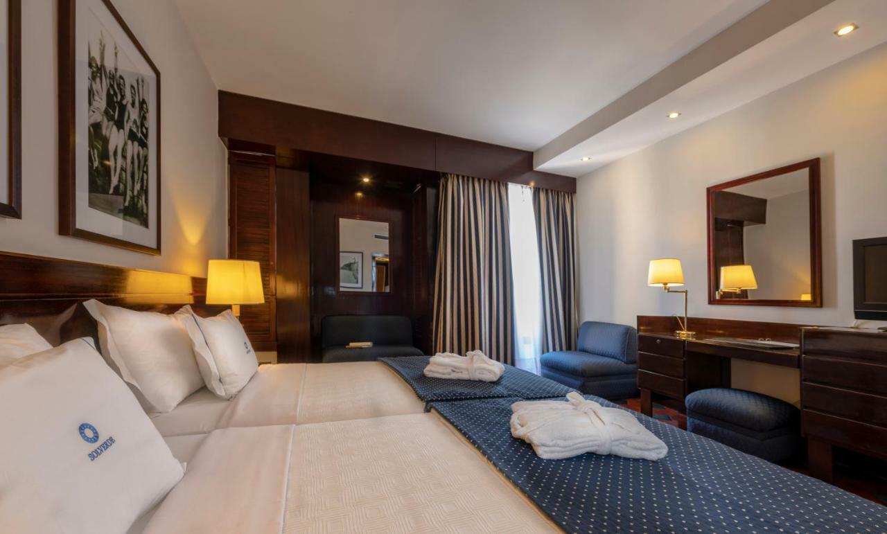 Algarve Casino Hotel Портіман Екстер'єр фото A room at the hotel